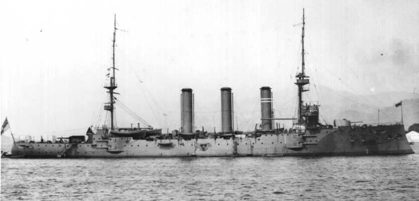Английский броненосный крейсер «Монмаунт», обратите внимание на расположение орудий нижнего каземата 